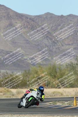 media/Oct-30-2025-Racers Edge (Thu) [[dabbdaf680]]/3-B Group/Session 5 (Turn 6)/